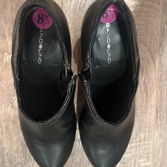 Bandolino Woman’s Black Covered Toe Heels Size 8.5 - Picture 5 of 6